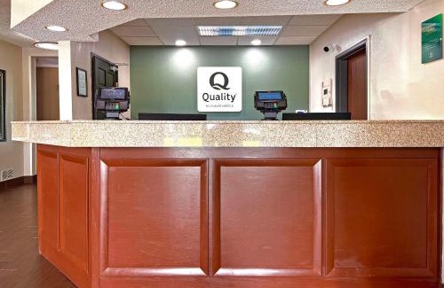Ashwaubenon Hotel | Quality Inn & Suites Green Bay - Ashwaubenon