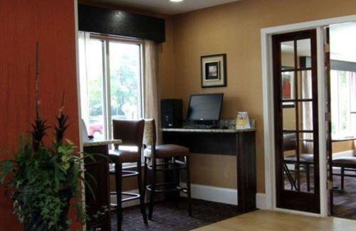 Greenville Hotel | Quality Inn & Suites Greenville near downtown