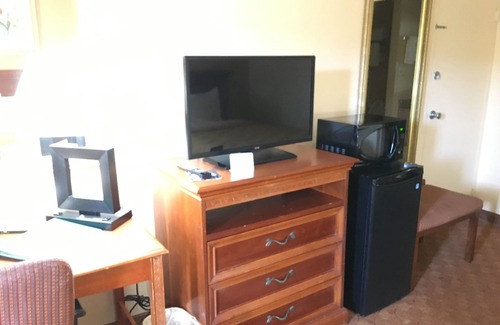 Winston - Salem Hotel | Quality Inn & Suites Hanes Mall
