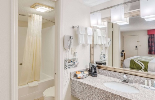 Hot Springs Hotel | Quality Inn & Suites Hot Springs-Lake Hamilton