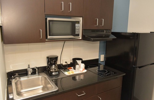 Hanover Place Hotel | Quality Inn & Suites Kansas City Downtown