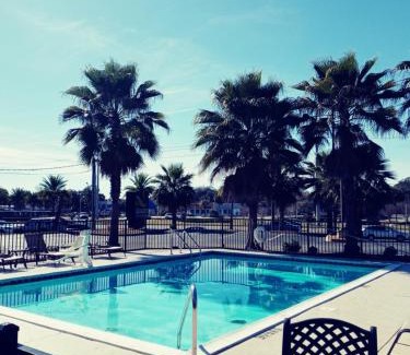 Leesburg Hotel | Quality Inn & Suites Leesburg Chain of Lakes