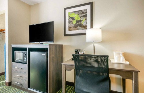 Leesburg Hotel | Quality Inn & Suites Leesburg Chain of Lakes