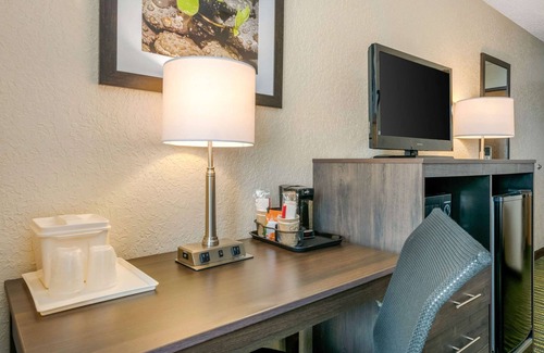 Leesburg Hotel | Quality Inn & Suites Leesburg Chain of Lakes