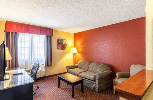 Lincoln Hotel | Quality Inn & Suites Lincoln South