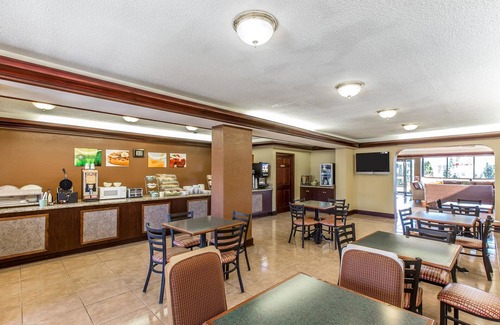 Macon Hotel | Quality Inn & Suites Macon North
