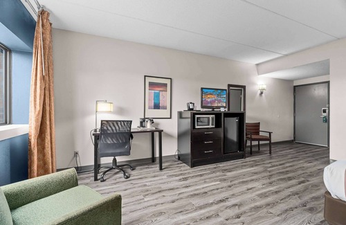 East Bloomington Hotel | Quality Inn & Suites Mall of America - MSP Airport