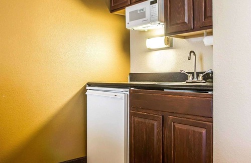 Franklin Hotel | Quality Inn & Suites Middletown - Franklin