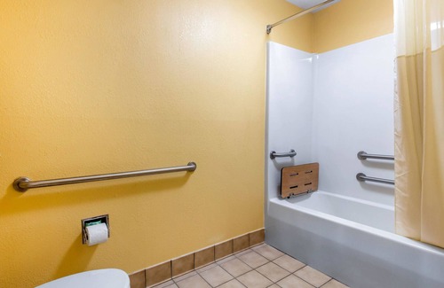 Gunter Afs Hotel | Quality Inn & Suites Montgomery East Carmichael Rd