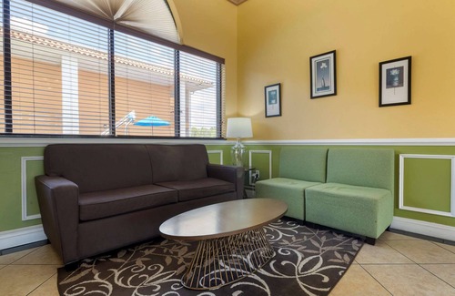 Mount Dora Hotel | Quality Inn & Suites Mt Dora North