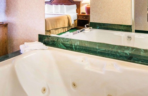 Battle Creek Hotel | Quality Inn & Suites Next to the Casino