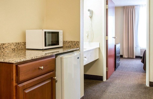 Niles Hotel | Quality Inn & Suites Niles