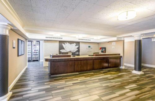 North Charleston Hotel | Quality Inn & Suites North Charleston - Ashley Phosphate