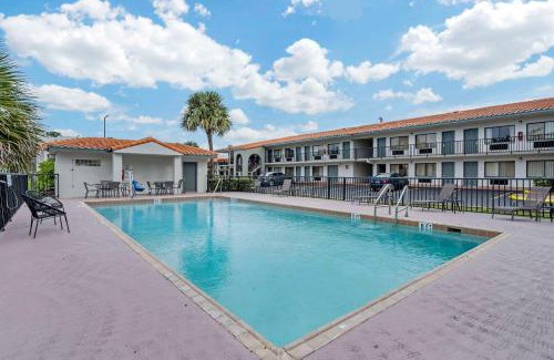 Orlando Hotel | Quality Inn & Suites Orlando East - UCF Area