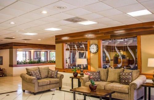Northeast Pensacola Hotel | Quality Inn & Suites Pensacola Bayview