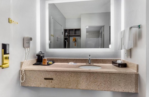 Morrisville Hotel | Quality Inn & Suites Raleigh Durham Airport