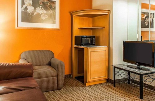 Shelbyville Hotel | Quality Inn & Suites Shelbyville I-74
