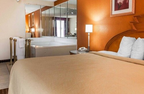 Shelbyville Hotel | Quality Inn & Suites Shelbyville I-74