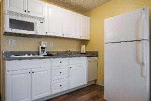 Silverdale Hotel | Quality Inn & Suites Silverdale Bangor-Keyport