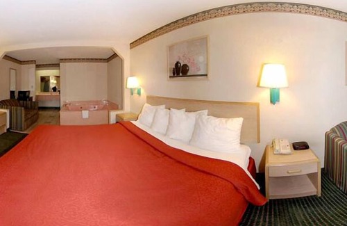 Stockbridge Hotel | Quality Inn & Suites Stockbridge Atlanta South I-75
