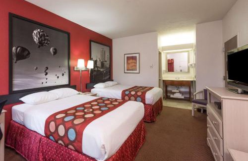 Albuquerque Hotel | Quality Inn & Suites Sunport Airport Albuquerque