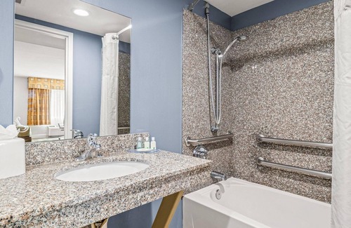 Tampa Hotel | Quality Inn & Suites Tampa-Ybor City