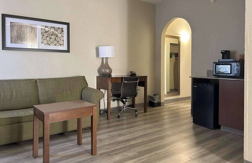 Tarboro Hotel | Quality Inn & Suites Tarboro - Kingsboro