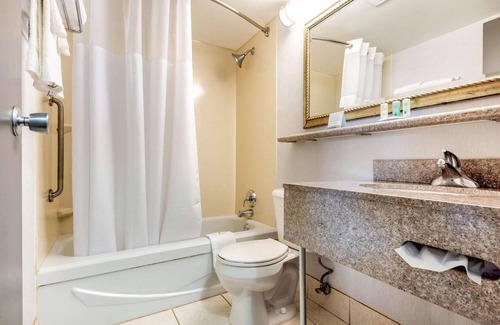 Northeast Mississauga Hotel | Quality Inn & Suites - Toronto West