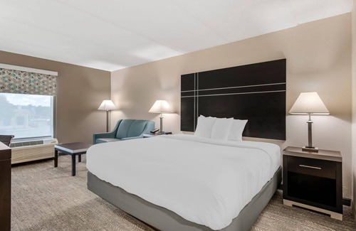 Union City Hotel | Quality Inn & Suites Union City - Atlanta South
