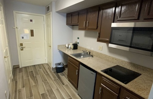 Old Louisville Hotel | Quality Inn & Suites University/Airport