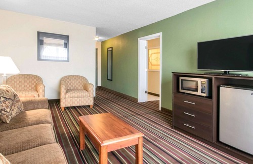 Horse Cave Hotel | Quality Inn & Suites