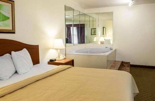 Pike Hotel | Quality Inn & Suites