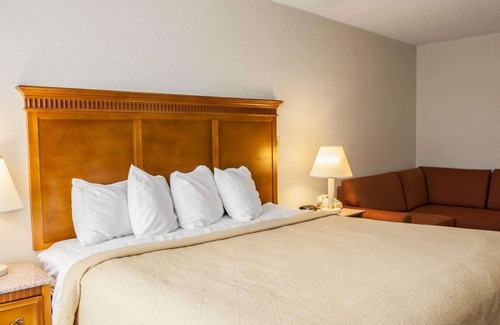 Pike Hotel | Quality Inn & Suites