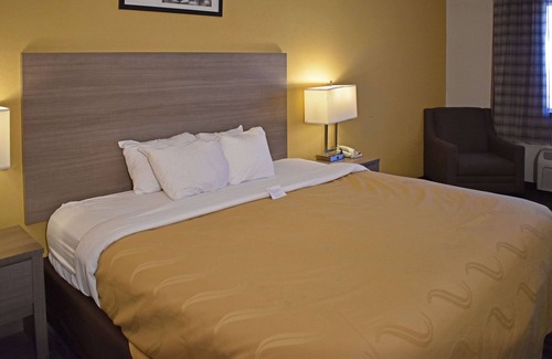 Martinsburg Hotel | Quality Inn & Suites