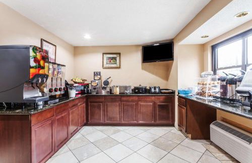Ashley Oaks Hotel | Quality Inn & Suites