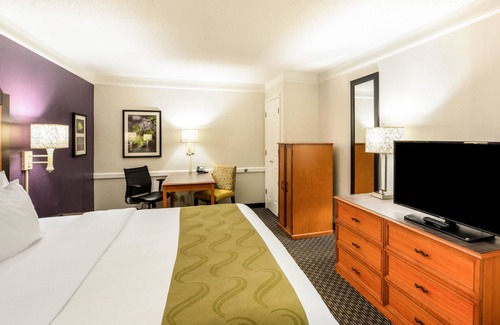 North Charleston Hotel | Quality Inn & Suites North Charleston - Ashley Phosphate