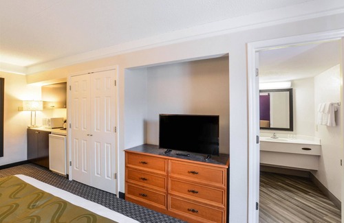 North Charleston Hotel | Quality Inn & Suites North Charleston - Ashley Phosphate