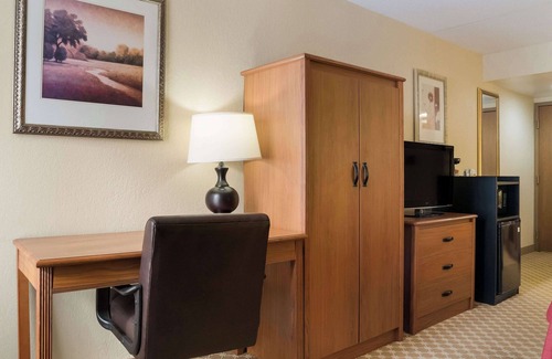 Saginaw Hotel | Quality Inn & Suites