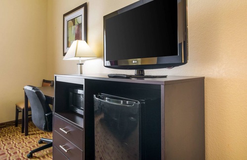 Sellersburg Hotel | Quality Inn & Suites