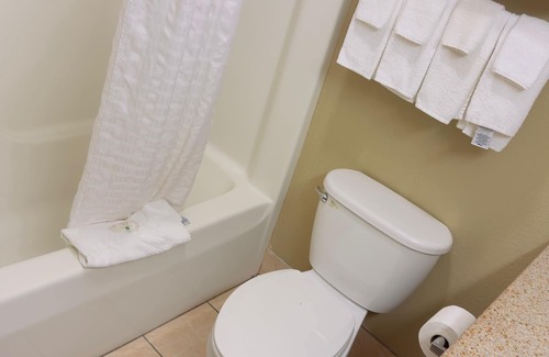 Seville Hotel | Quality Inn & Suites