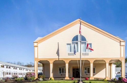 South Portland Hotel | Quality Inn & Suites