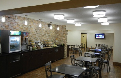Holland Hotel | Quality Inn Toledo Airport