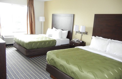 Holland Hotel | Quality Inn Toledo Airport