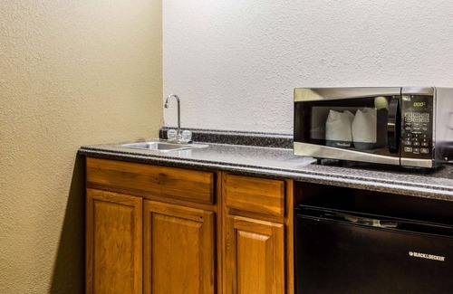 Batesville Hotel | Quality Inn