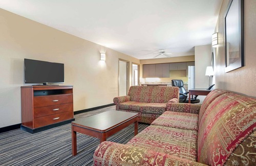Brookhaven Hotel | Quality Inn