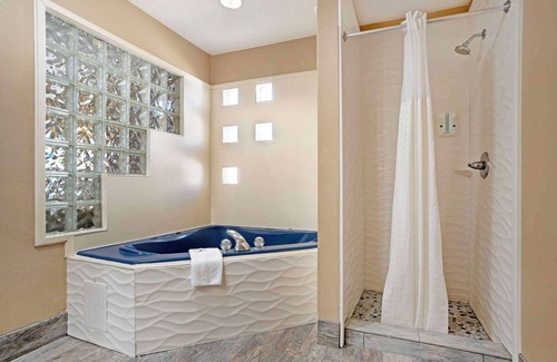 Brookhaven Hotel | Quality Inn