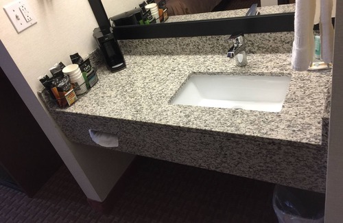 East Liverpool Hotel | Quality Inn