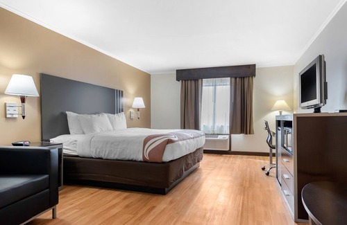 Fairborn Hotel | Quality Inn