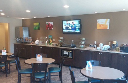Grand Forks Hotel | Quality Inn
