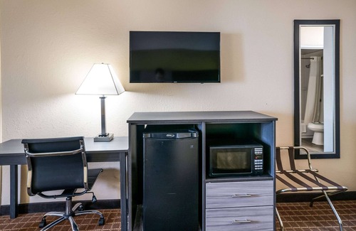 Greer Hotel | Quality Inn